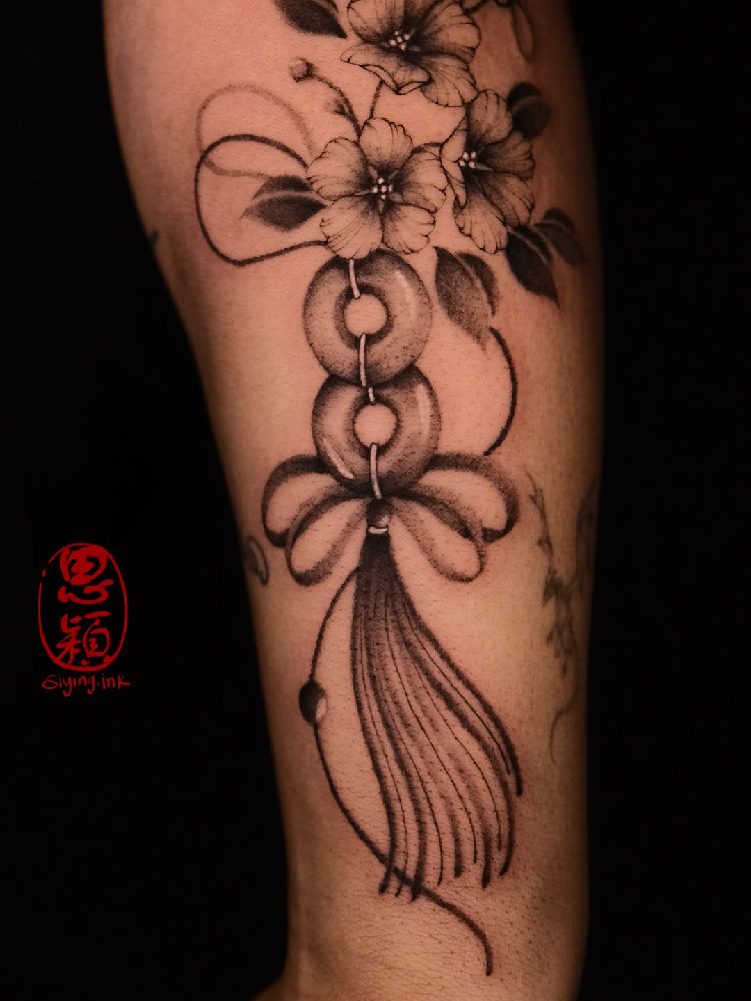 Tattoo by @siying.ink โ illustrative, black_and_grey