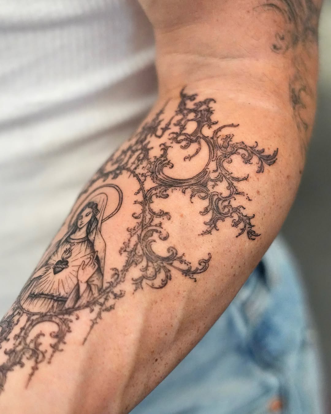 Tattoo by @tatsbyalyssa — illustrative, black_and_grey