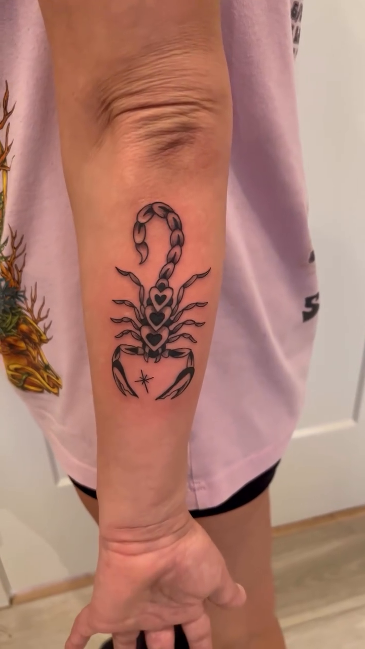 Tattoo by @dl.tattooos — blackwork
