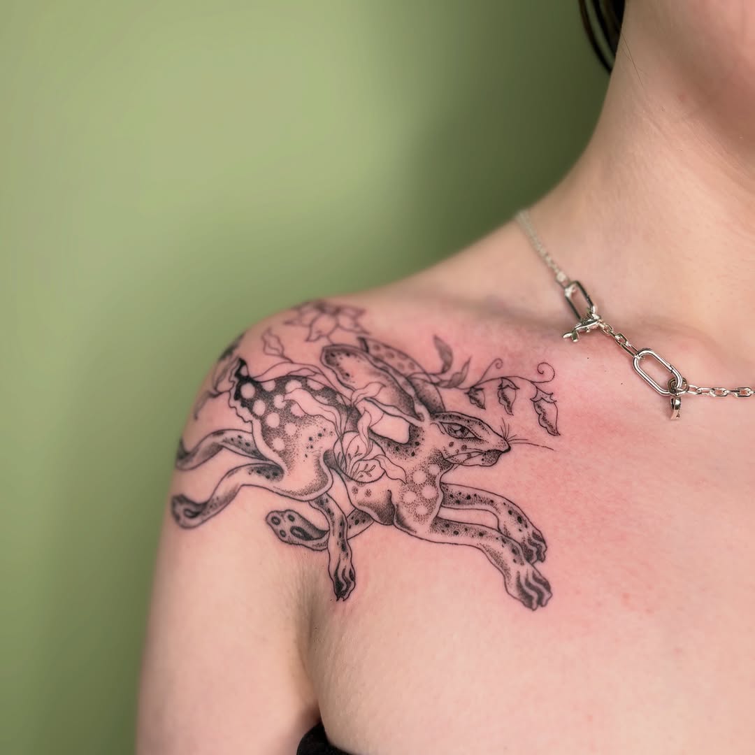 Tattoo by @shybirdtattoo β dotwork