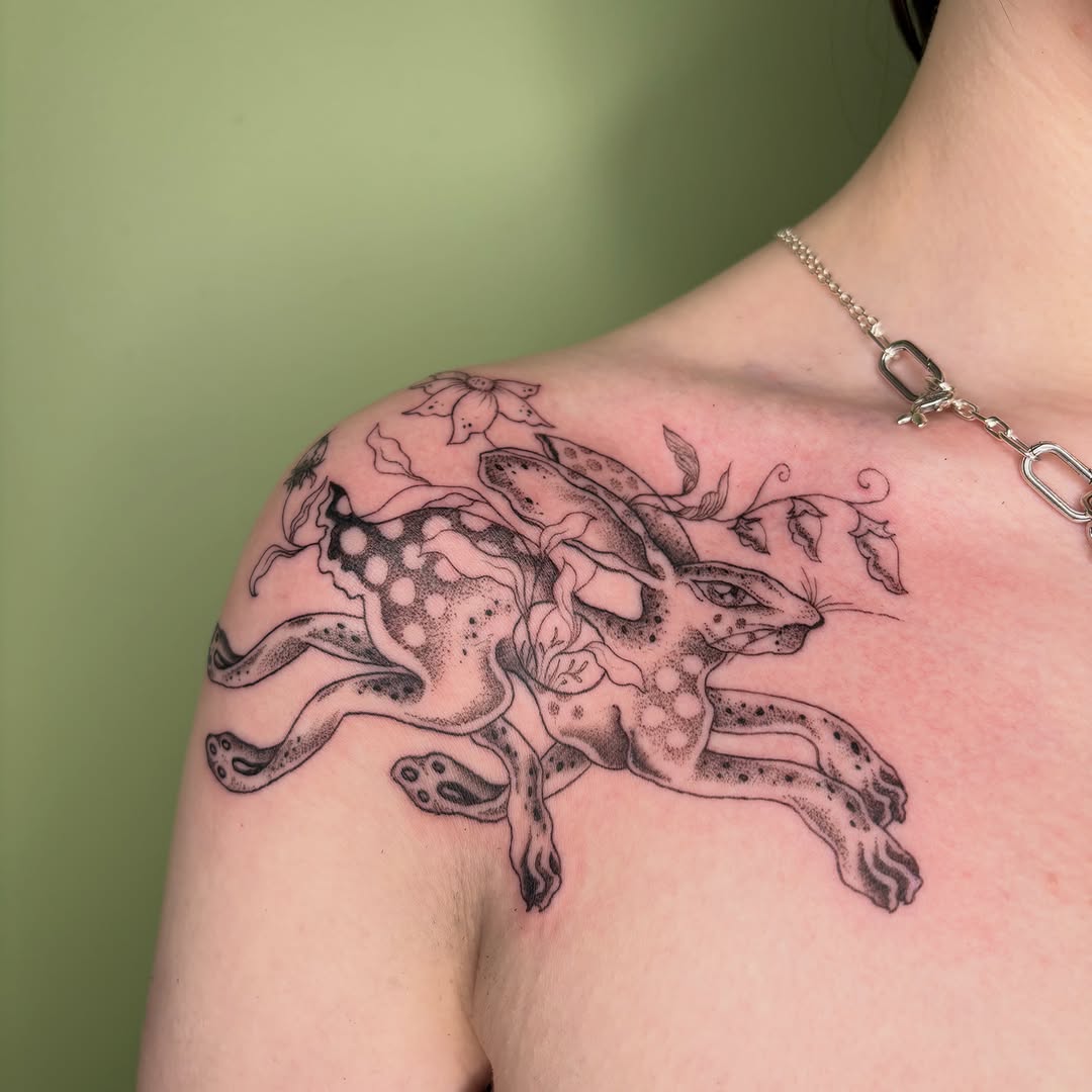 Tattoo by @shybirdtattoo β dotwork