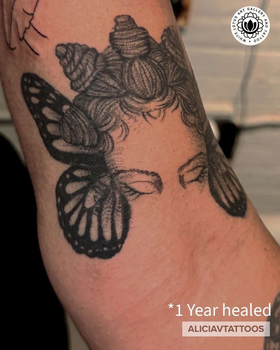 Tattoo by @aliciavtattoos — dotwork