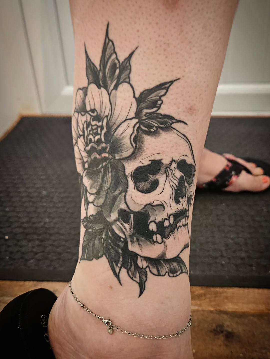 Tattoo by @marthmallow.tatts โ black_and_grey, realism