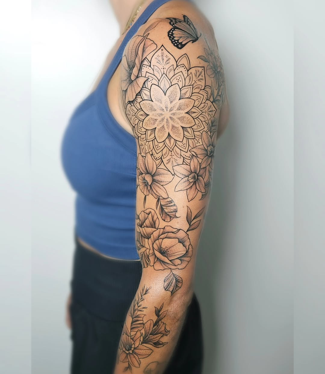 Tattoo by @tattsbytayy — black_and_grey