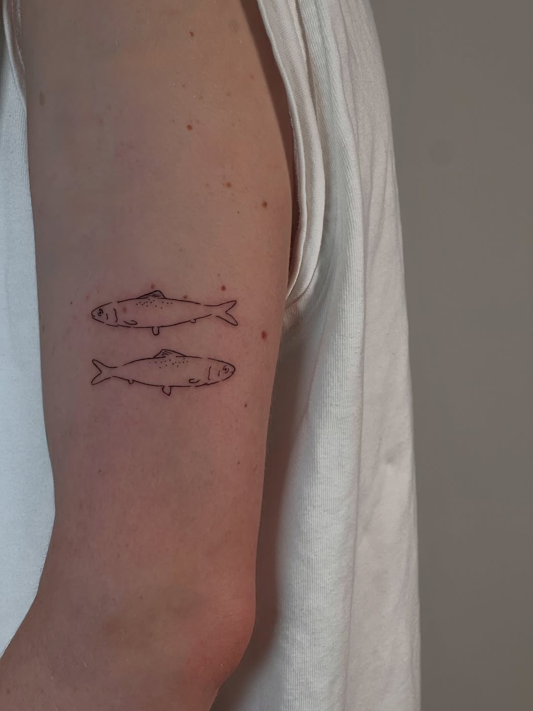 Tattoo by @jules__ink β fine_line, minimalist