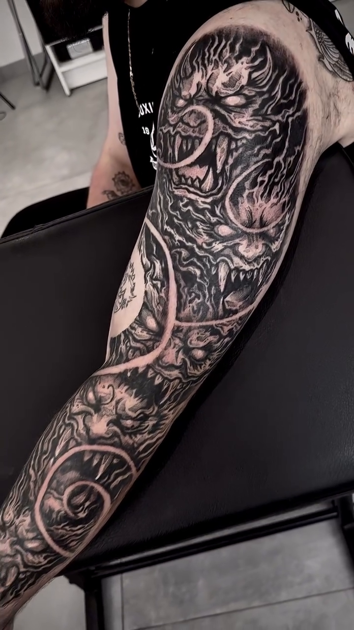 Tattoo by @tristvn_ttt โ japanese_irezumi, black_and_grey