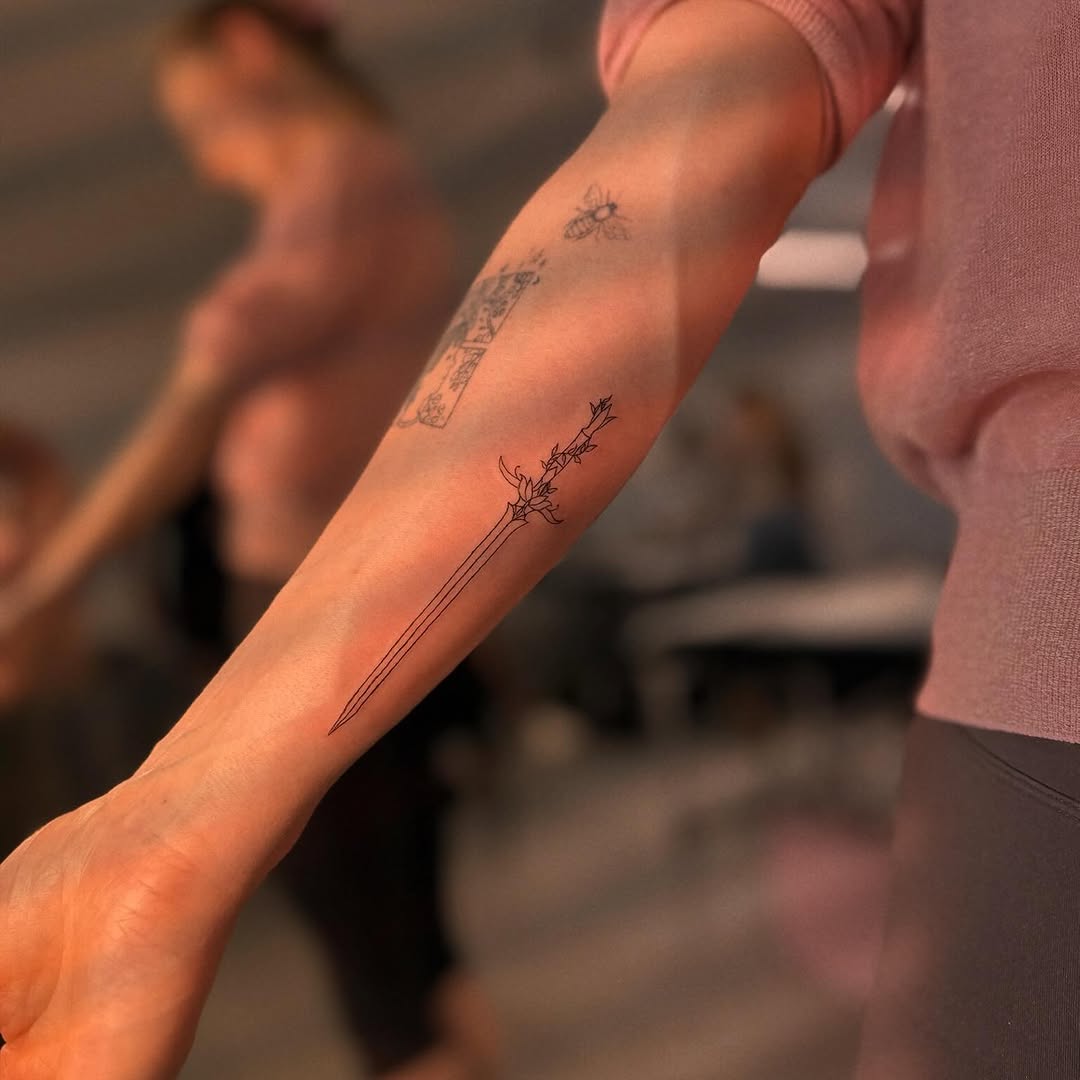 Tattoo by @ellie_tatts β fine_line