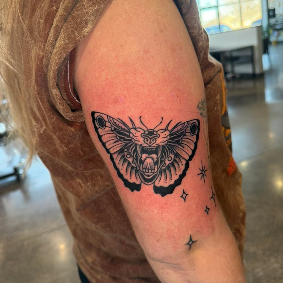 Tattoo by @coyoteharvest — blackwork