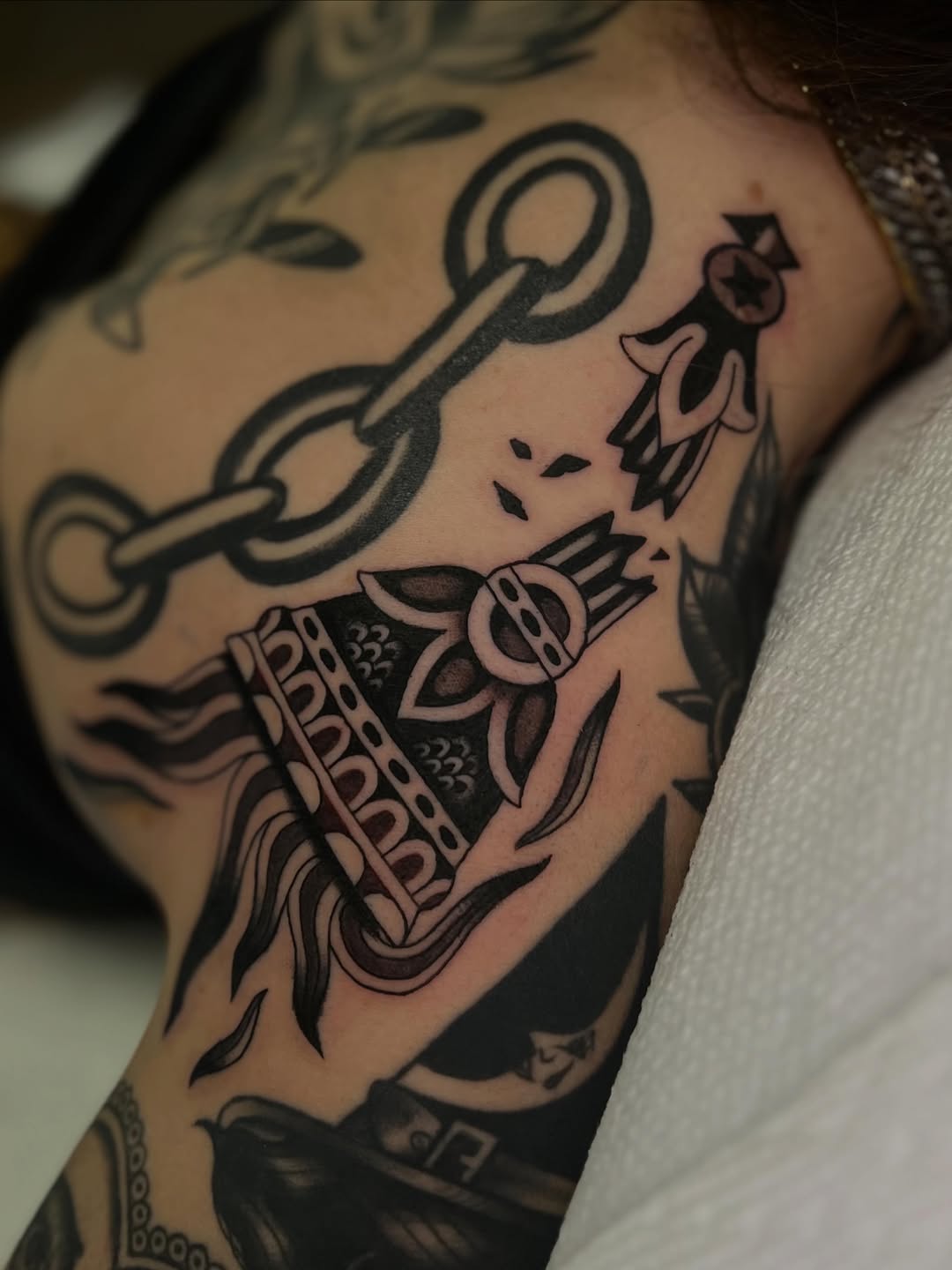 Tattoo by @sydsayyah — american_traditional, blackwork