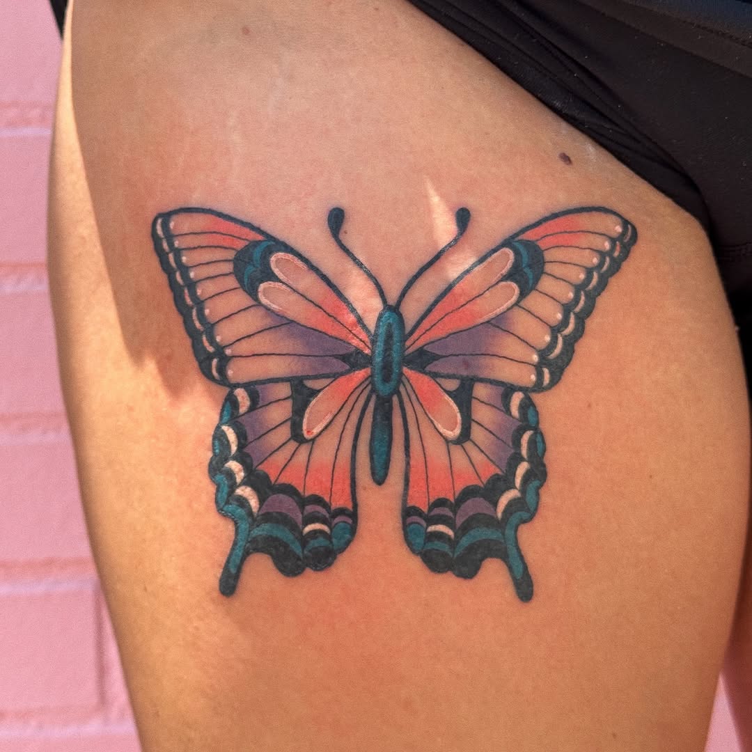Tattoo by @littlelaurtattoos โ neo_traditional