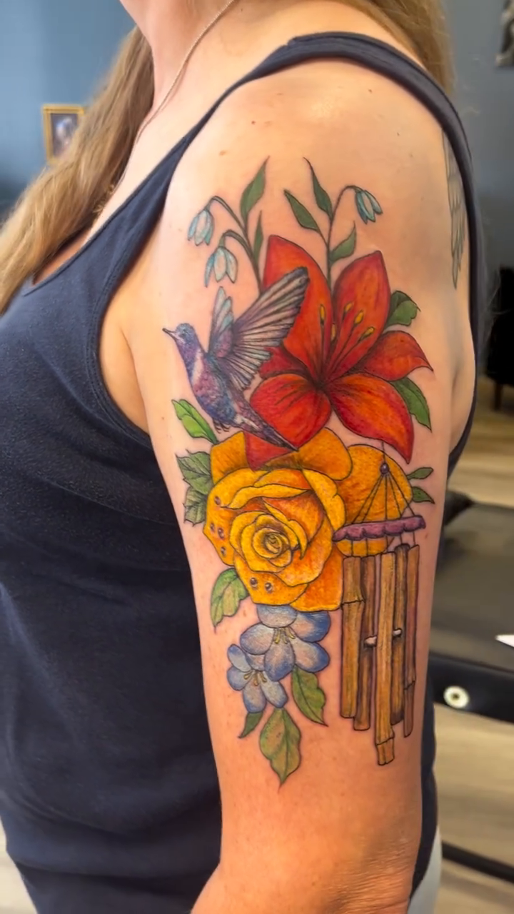 Tattoo by @_robyn.tattoo — illustrative, realism