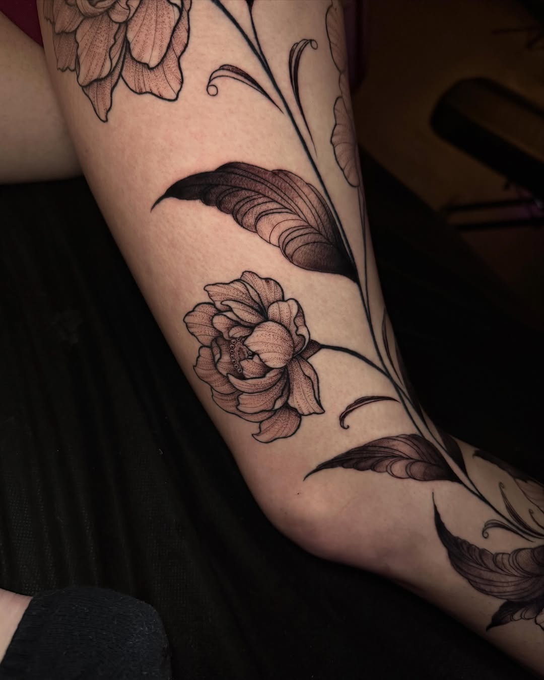 Tattoo by @lyssa_jtattoo — fine_line, dotwork