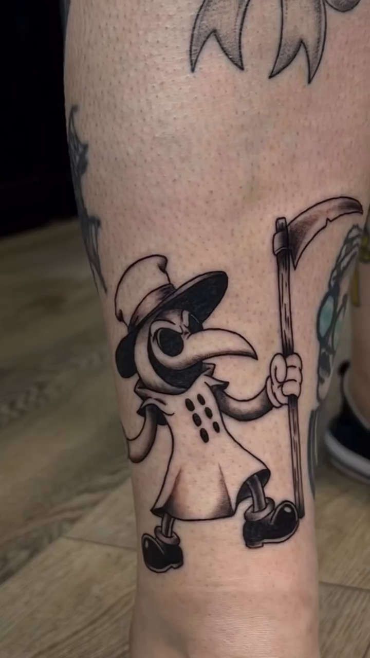 Tattoo by @bigchunguzink β black_and_grey