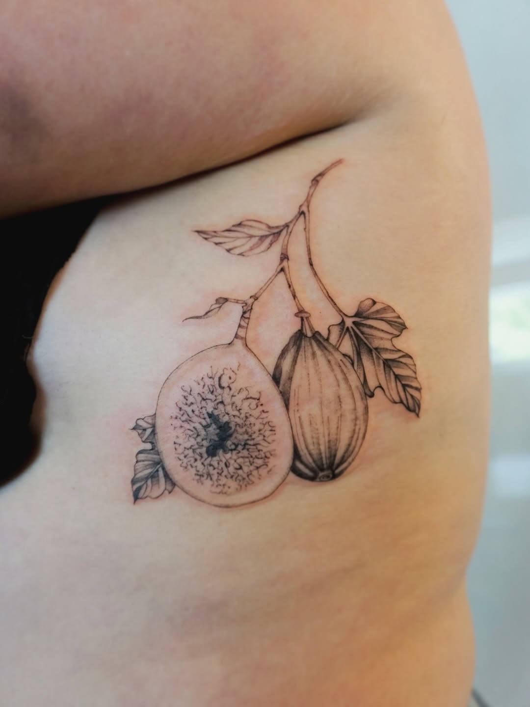 Tattoo by @yuri_tattooer — fine_line, realism