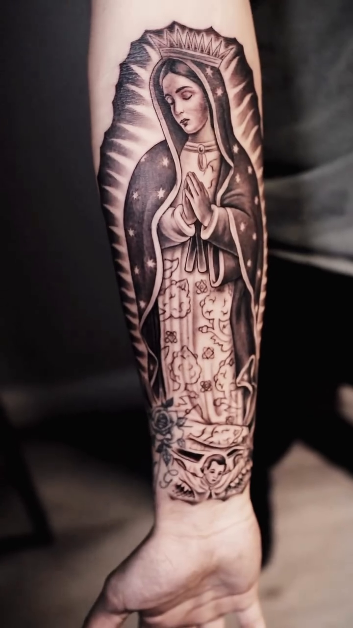 Tattoo by @artfabn โ black_and_grey, realism