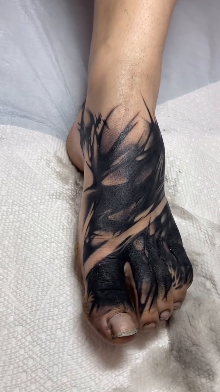 Tattoo by @ramsie_atc — blackwork, illustrative