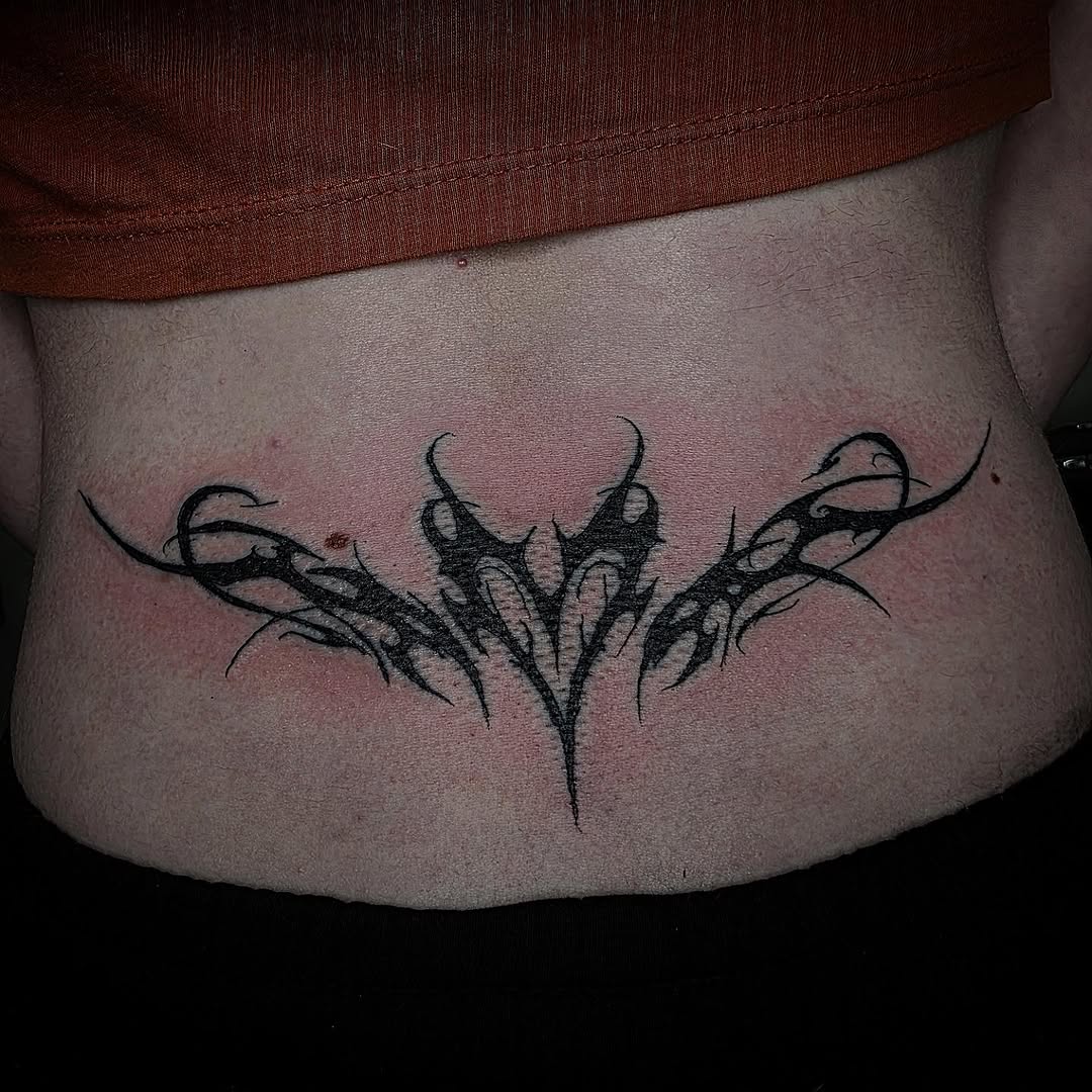 Tattoo by @bblackhoundd โ blackwork, illustrative