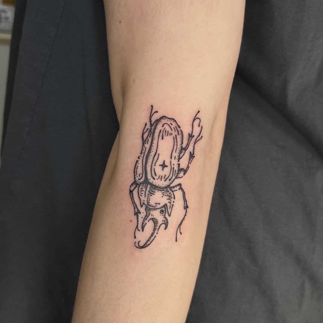 Tattoo by @tattoofleur — illustrative, dotwork