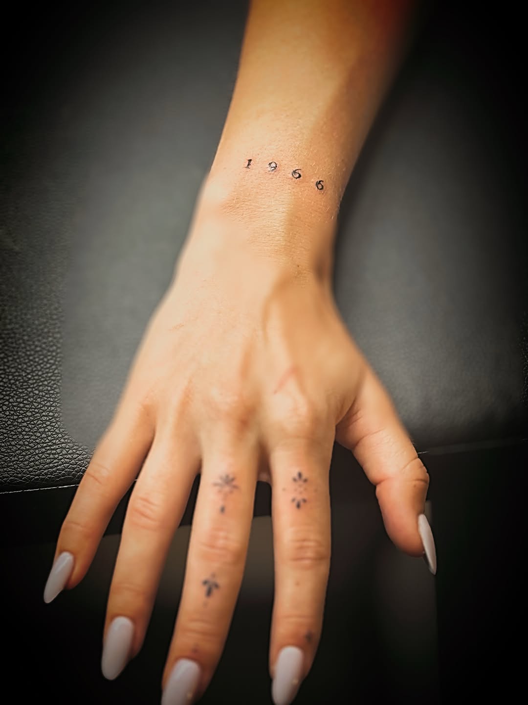 Tattoo by @phoenixrisingbeauty — fine_line, minimalist