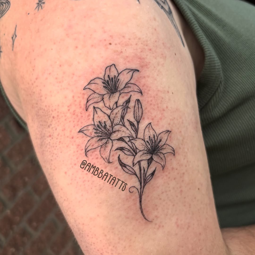 Tattoo by @ambbatatts โ fine_line, illustrative