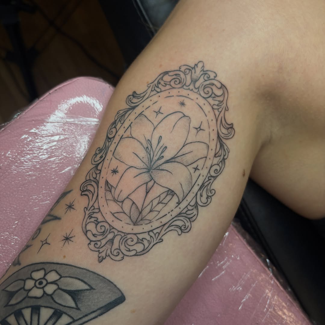 Tattoo by @manicslugorgy — illustrative, fine_line