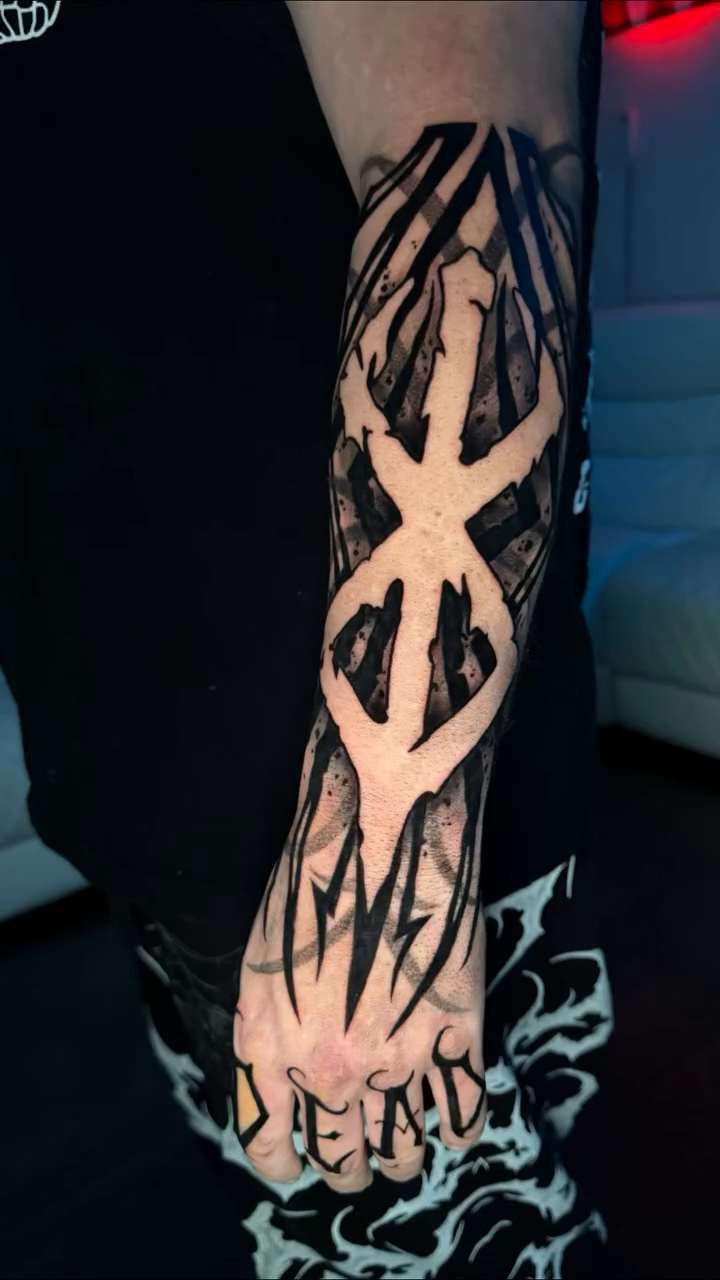 Tattoo by @tattoosbyquentin — blackwork, illustrative