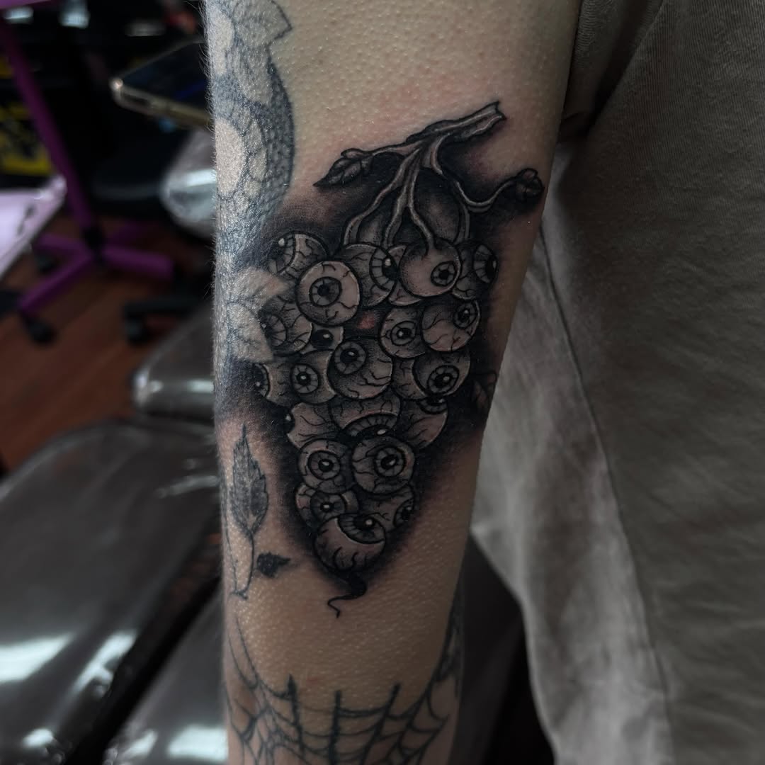 Tattoo by @tattoos_by_trav — black_and_grey, dark_realism