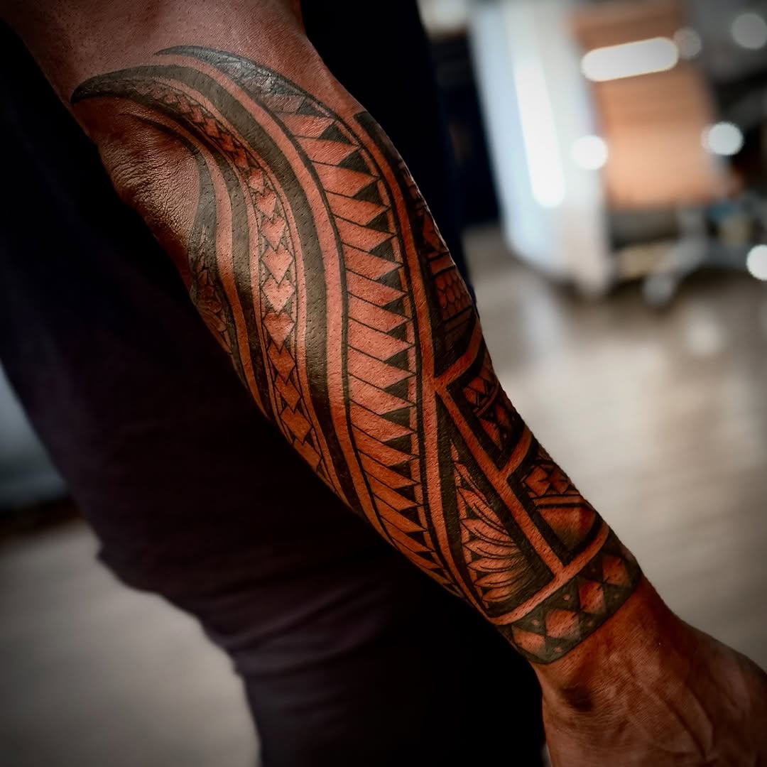 Tattoo by @ivyleetattoo โ tribal, blackwork