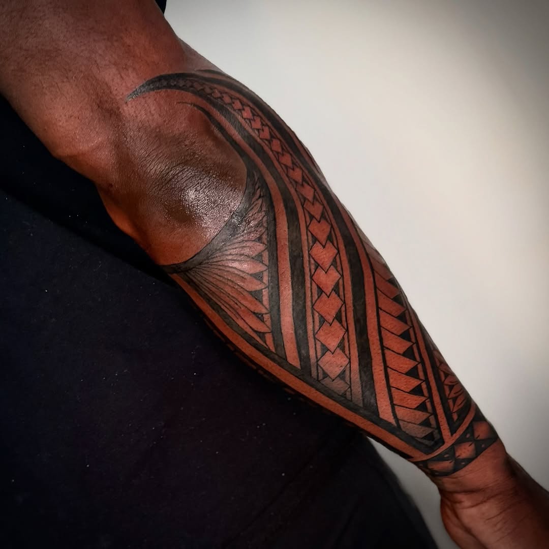 Tattoo by @ivyleetattoo โ tribal, blackwork