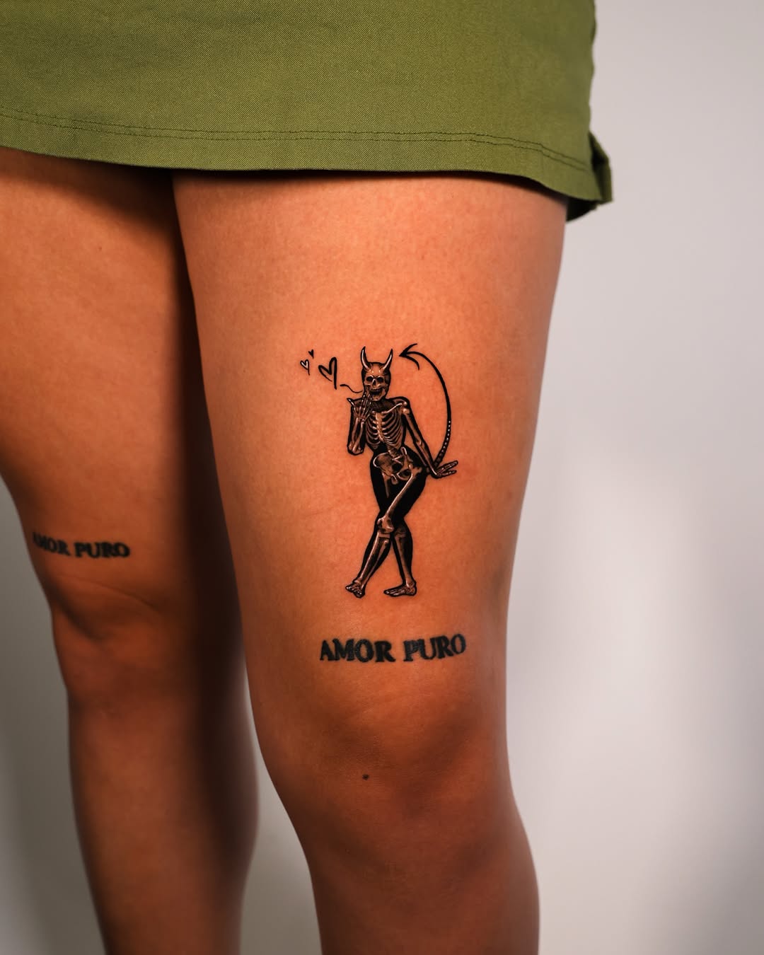 Tattoo by @mete.noir — illustrative, blackwork
