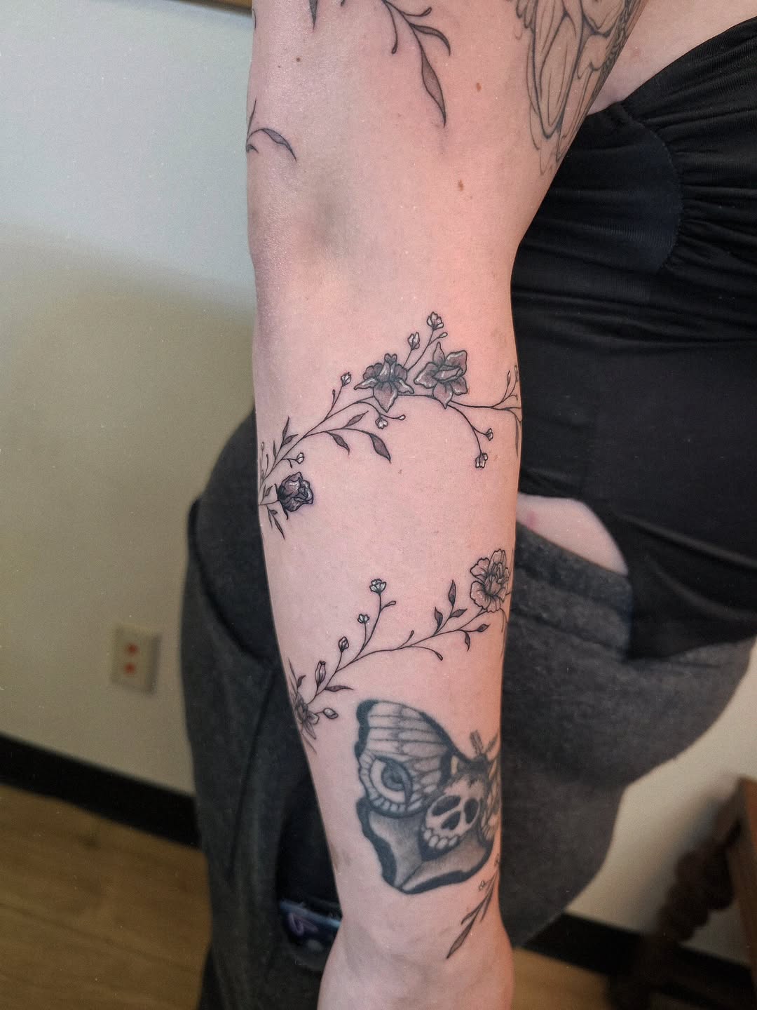 Tattoo by @emmi.alicee — fine_line, illustrative