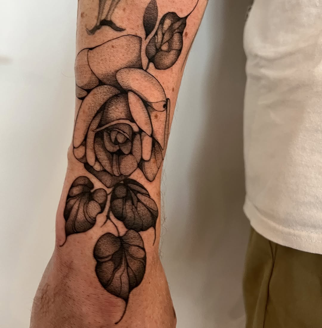 Tattoo by @juliannamenna — dotwork