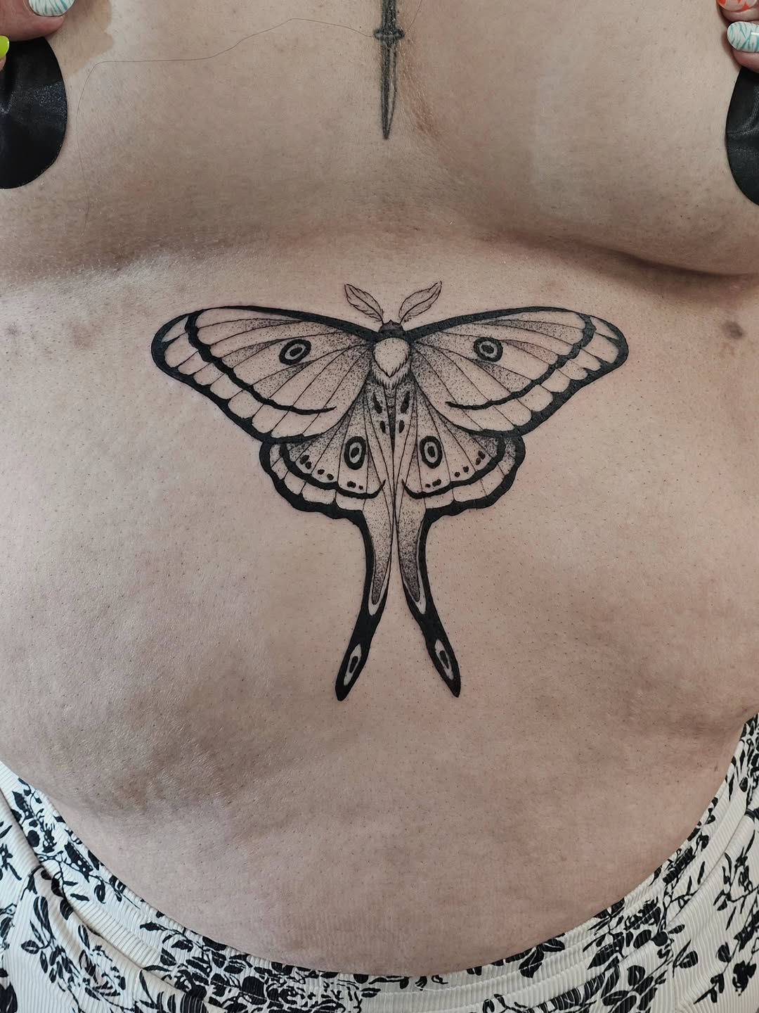 Tattoo by @tattoosbykylie โ illustrative, dotwork