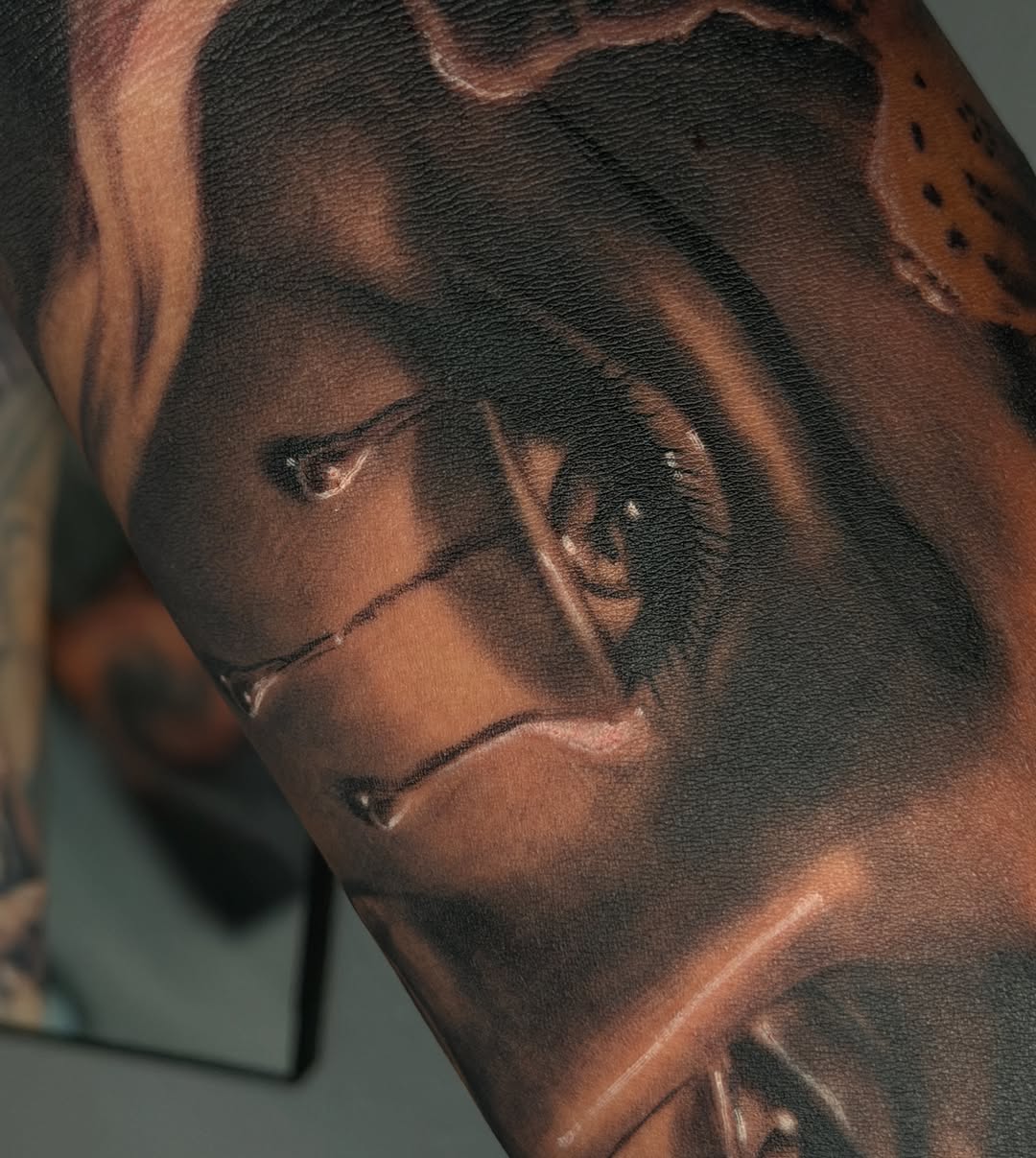 Tattoo by @lasmanosdeltoro — realism, black_and_grey
