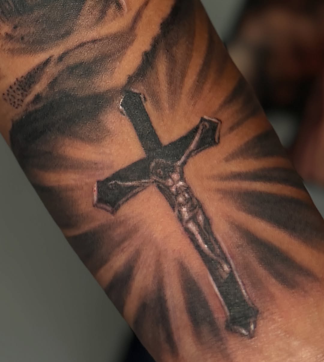 Tattoo by @lasmanosdeltoro — realism, black_and_grey