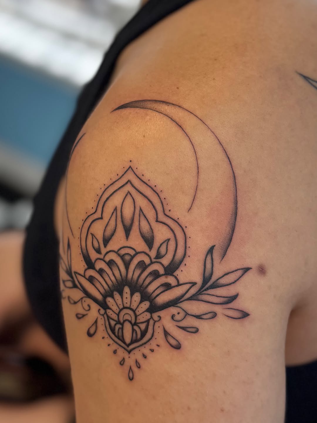 Tattoo by @belebenardtattoos — illustrative, dotwork