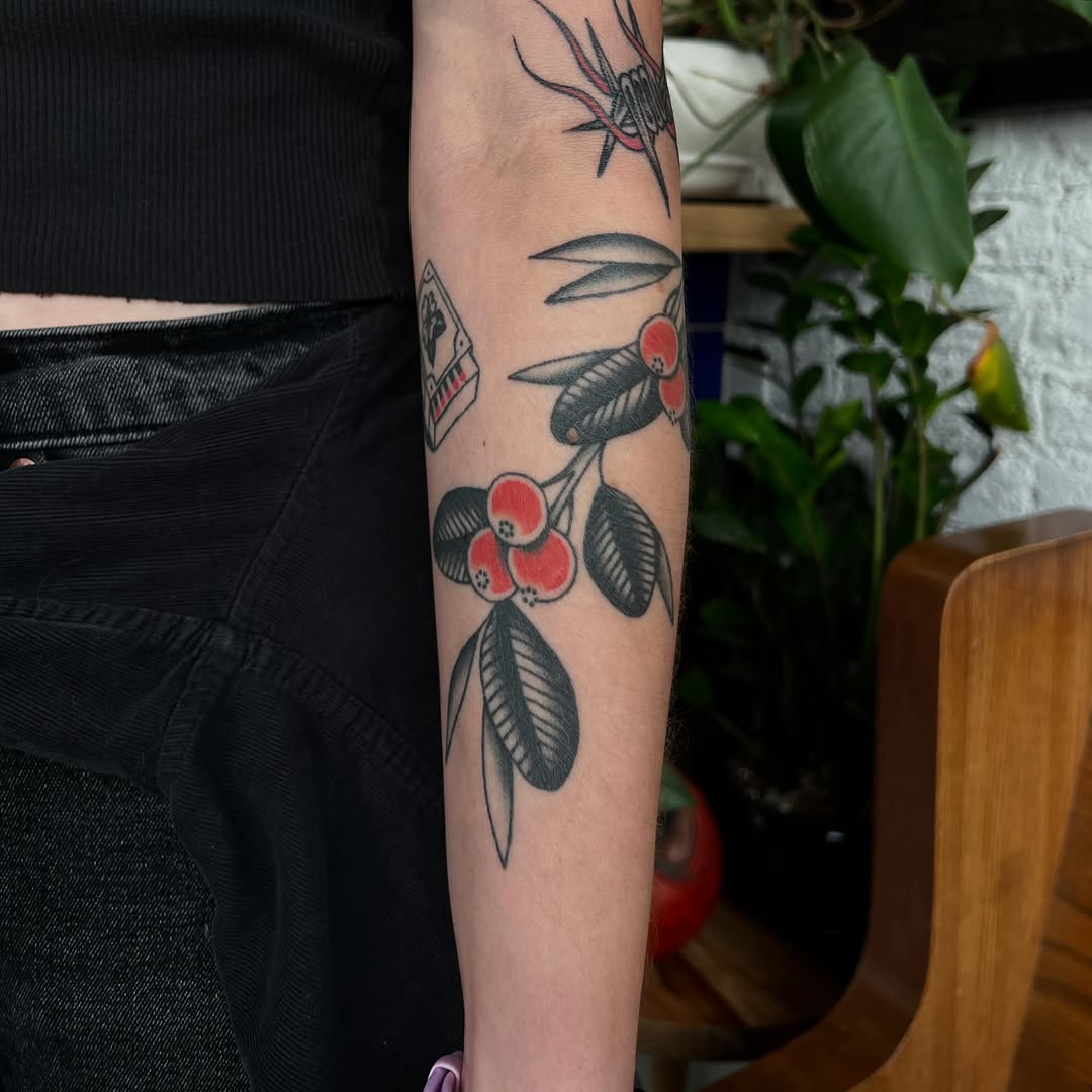 Tattoo by @erae.tattoo โ american_traditional, illustrative
