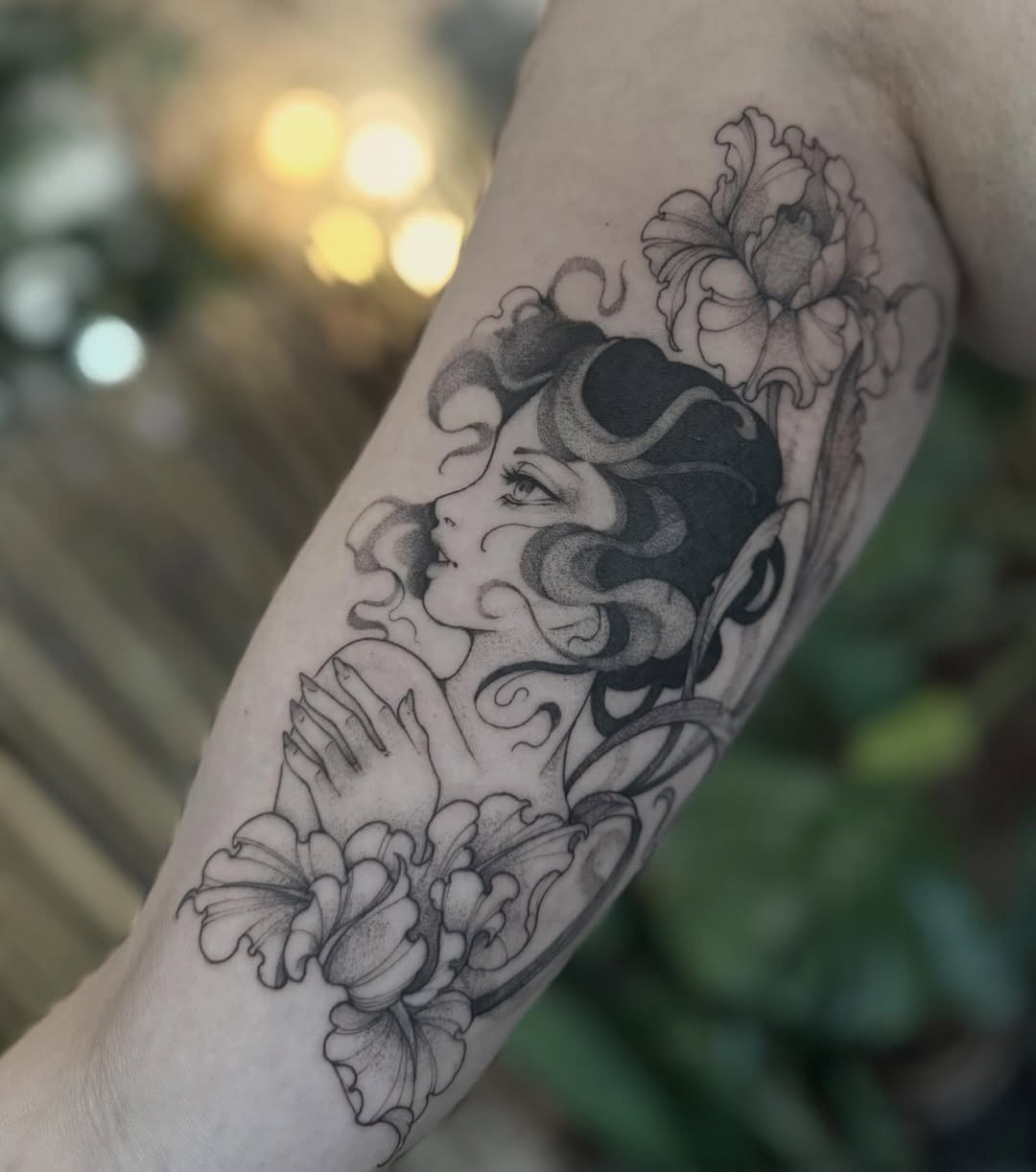 Tattoo by @pixi.bite — black_and_grey, fine_line