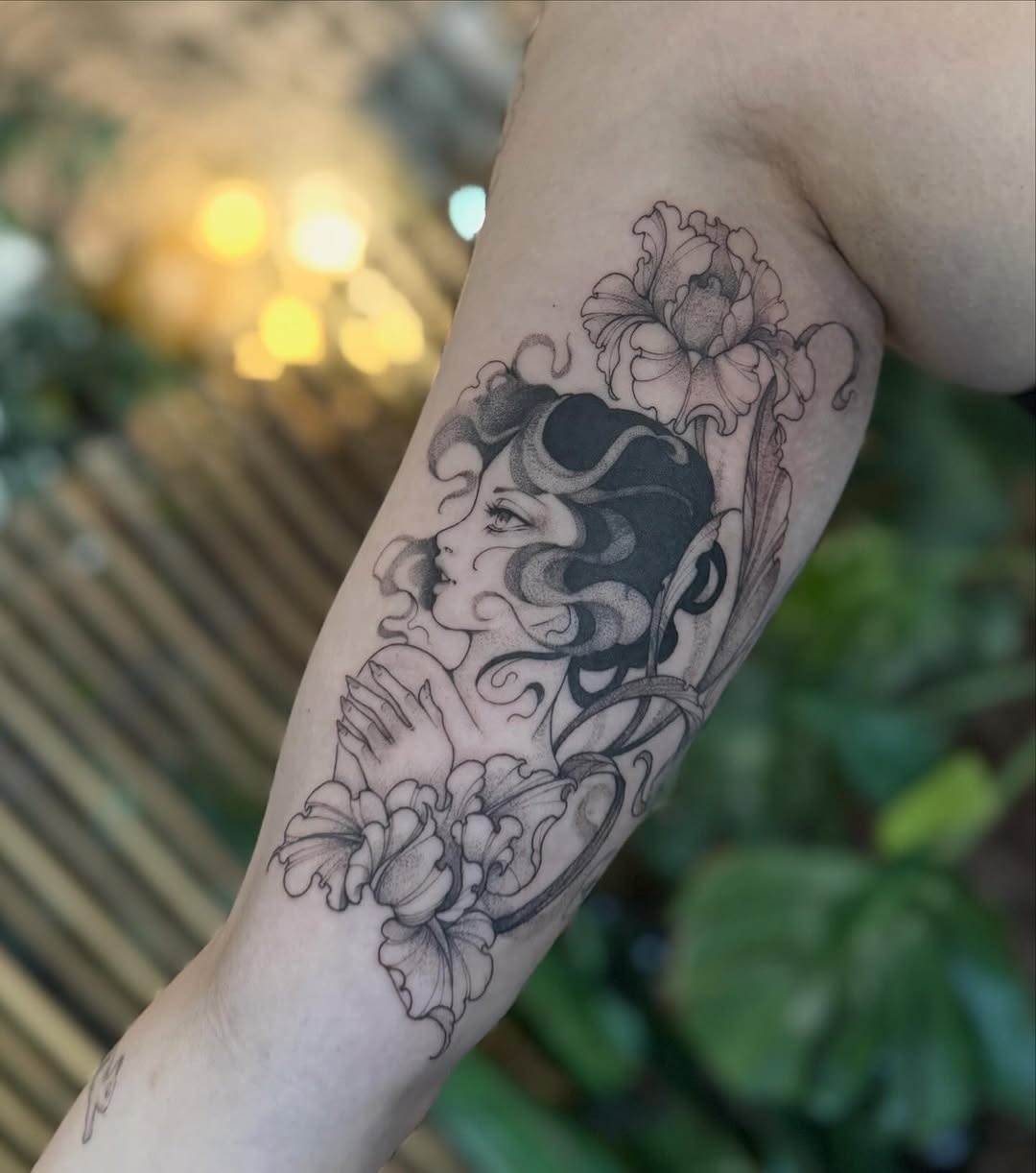 Tattoo by @pixi.bite — black_and_grey, fine_line