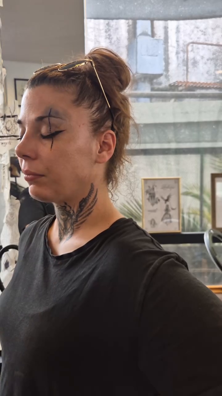 Tattoo by @sooz_xpntl — illustrative, blackwork