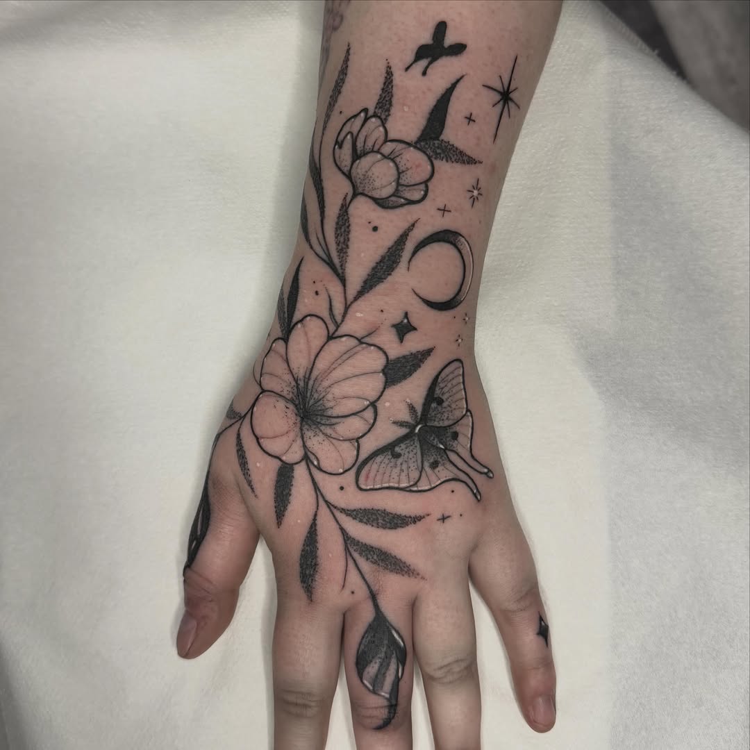 Tattoo by @electricxwarlock โ dotwork