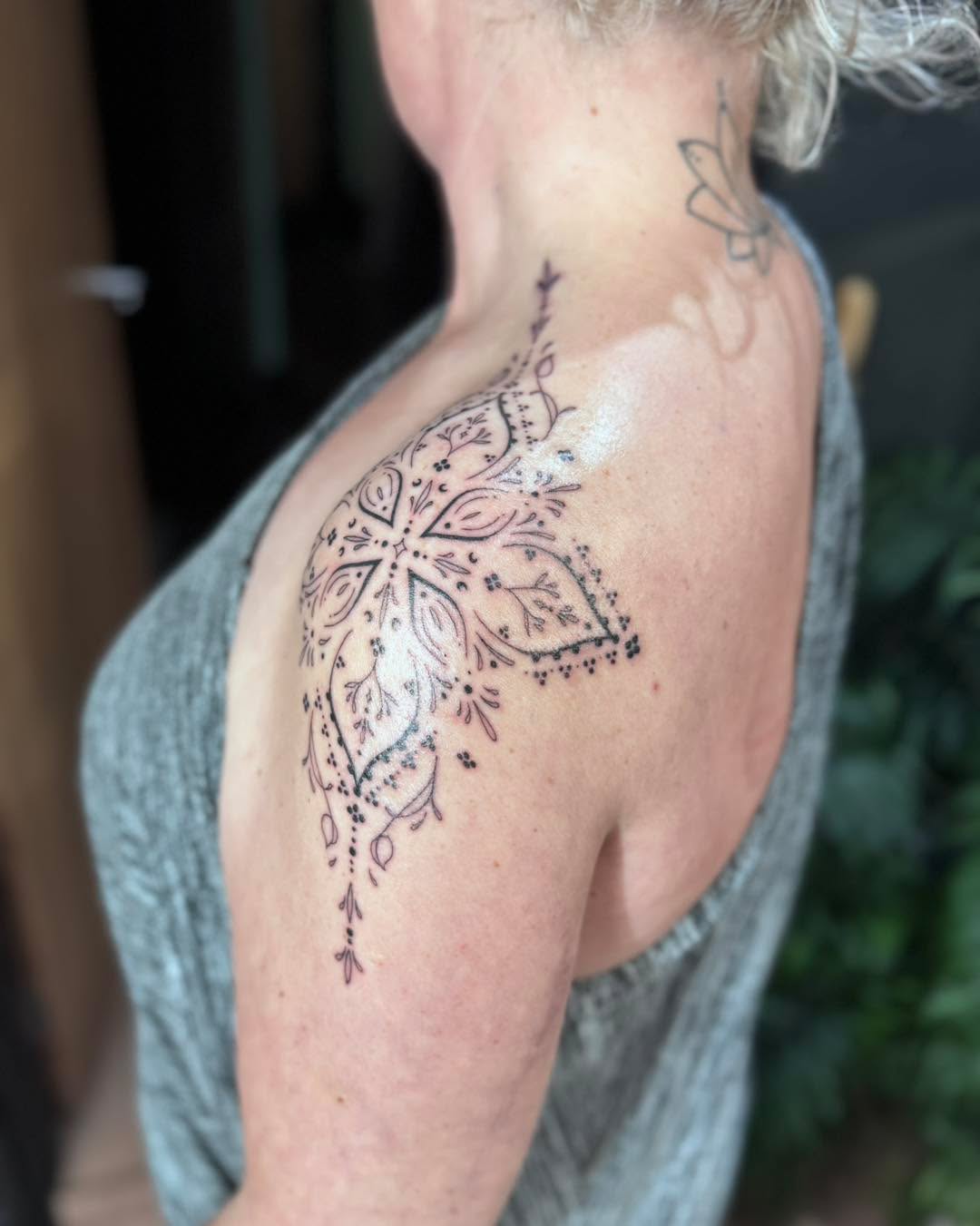 Tattoo by @gchlo123 — fine_line, ornamental