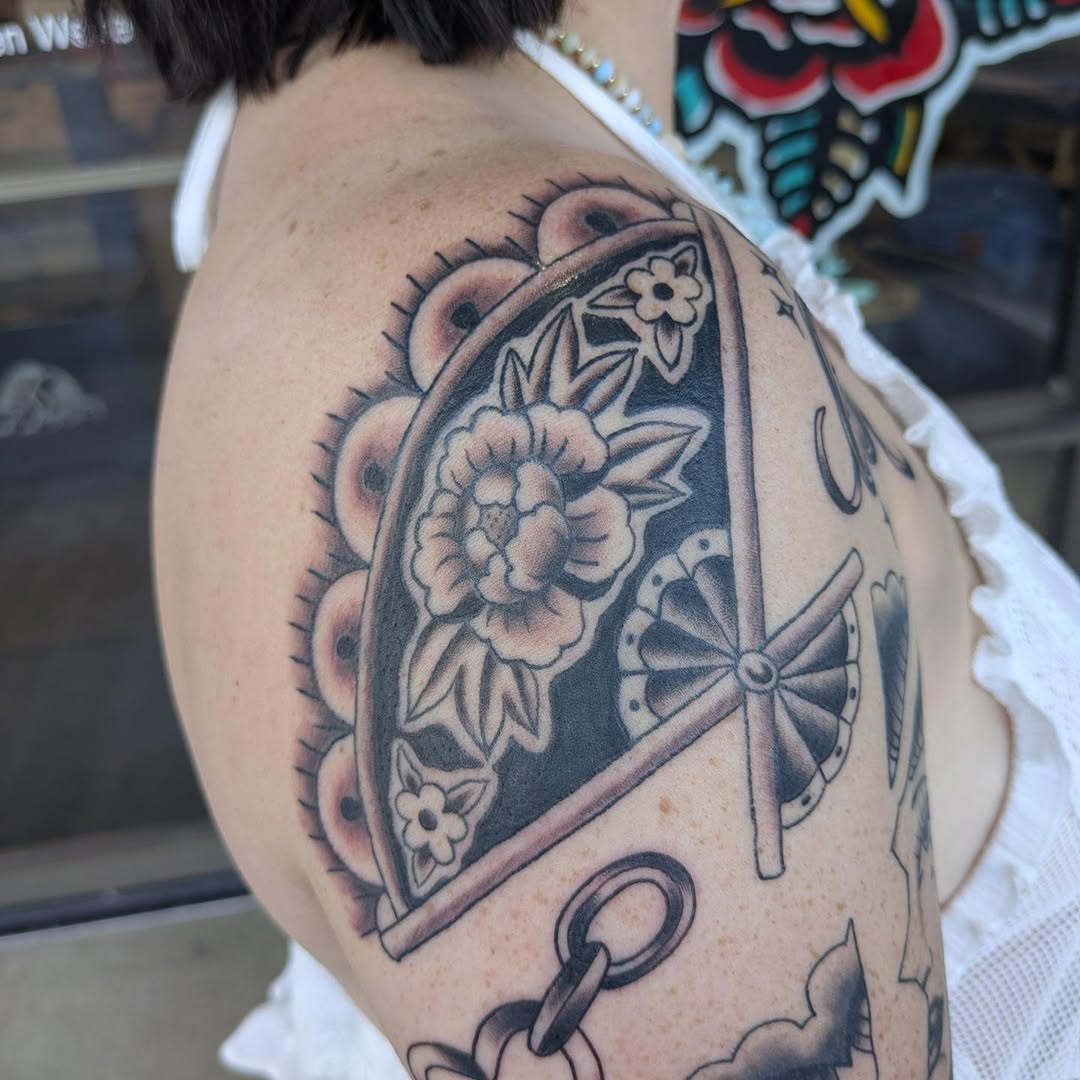 Tattoo by @beetlexbabe — american_traditional