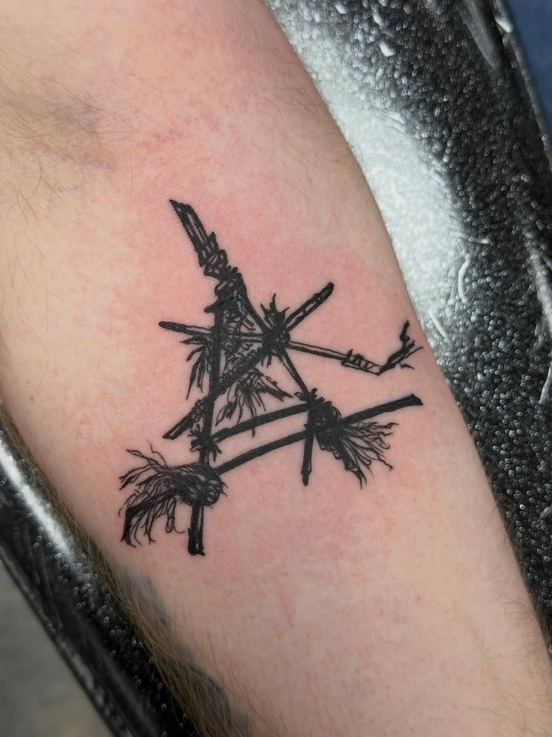 Tattoo by @smilemoretattoos — illustrative, blackwork