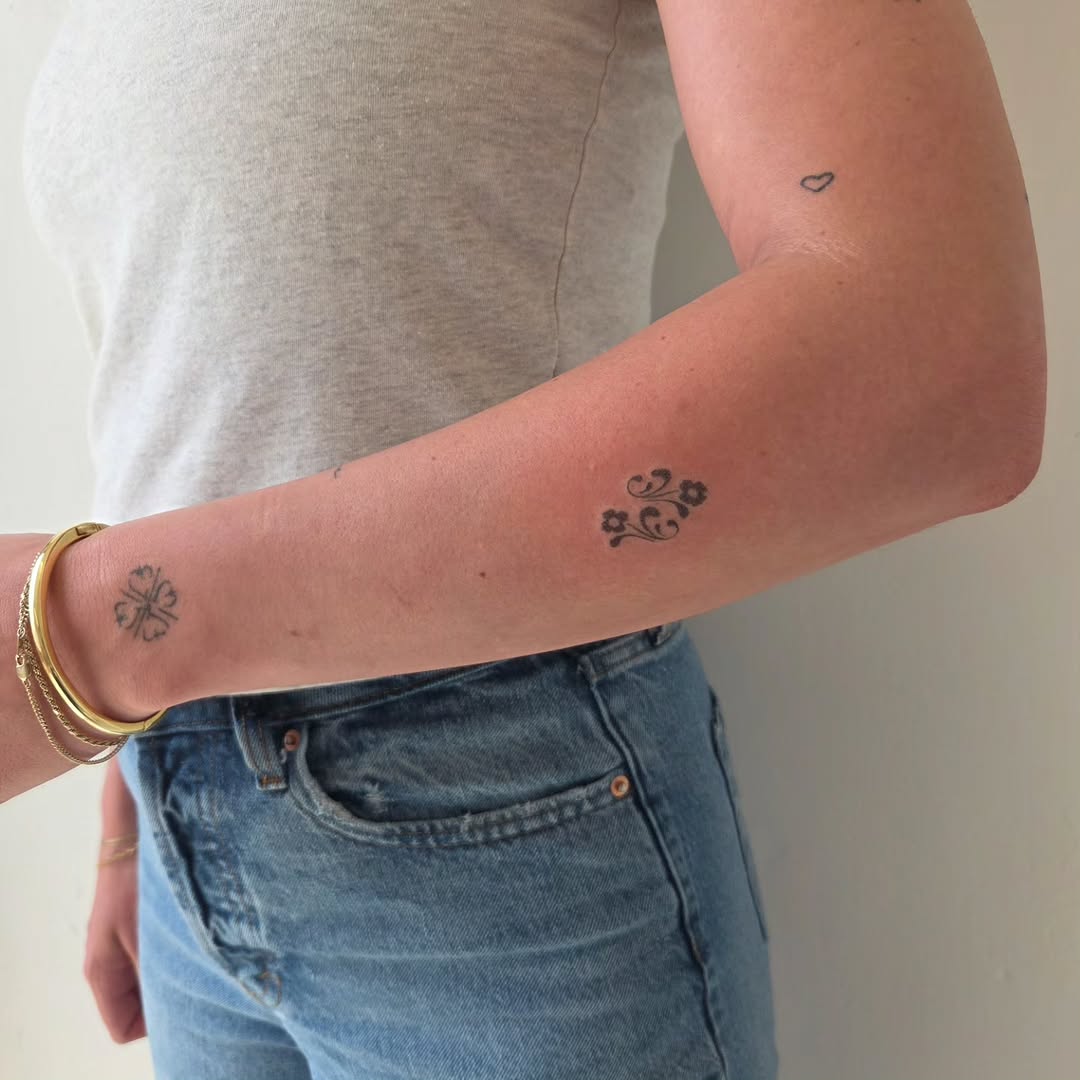 Tattoo by @mosaicslush — fine_line, minimalist