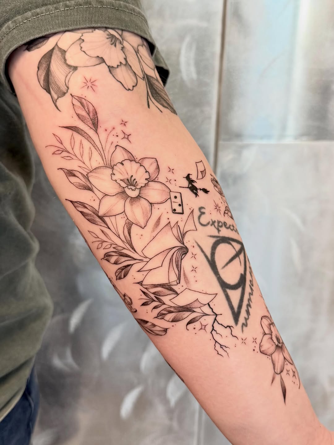 Tattoo by @mariannaddking — illustrative, fine_line