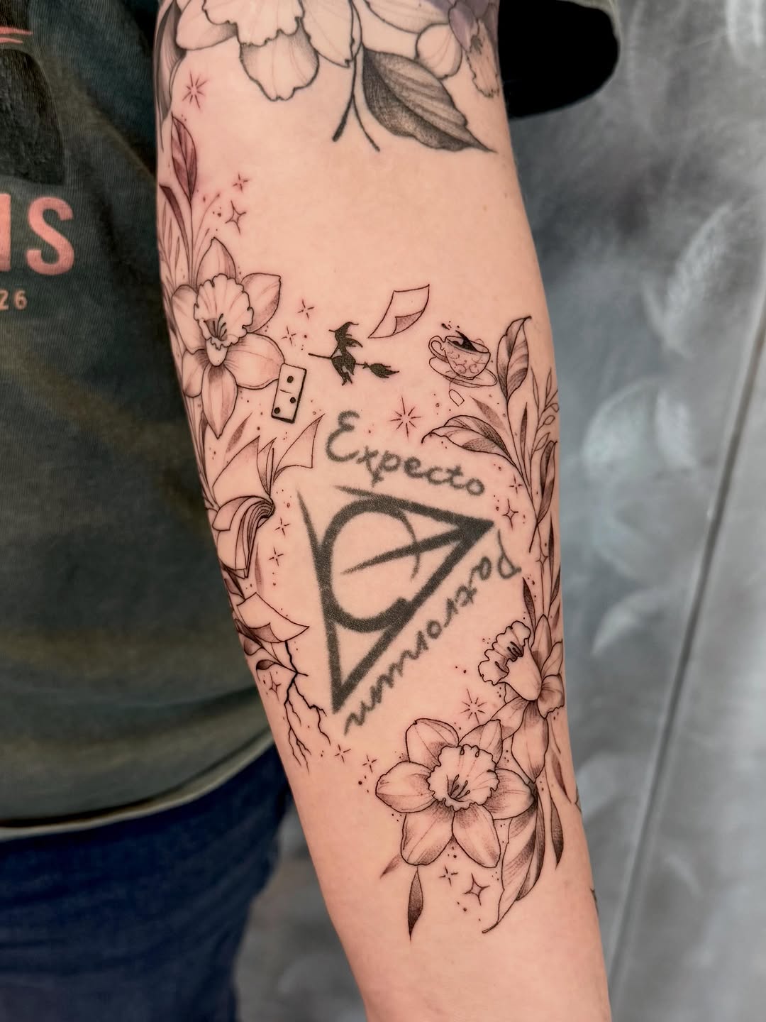 Tattoo by @mariannaddking — illustrative, fine_line