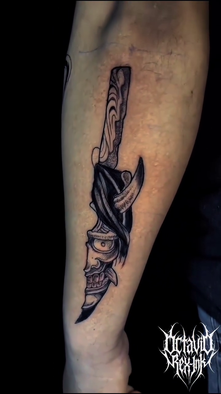 Tattoo by @octavio_rex_ink — blackwork, japanese_irezumi