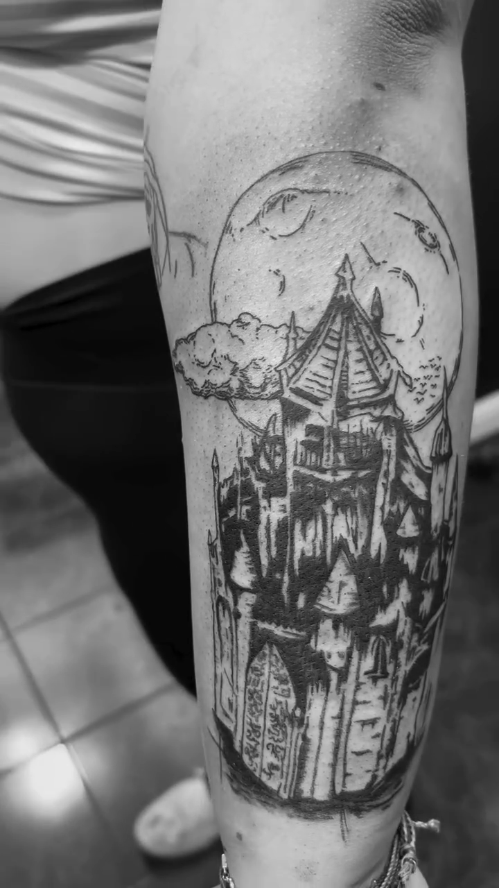 Tattoo by @guidingkey_tattoo — black_and_grey