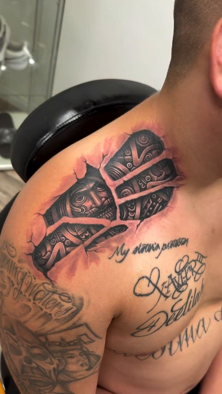 Tattoo by @sneakygeethegreat โ blackwork, illustrative